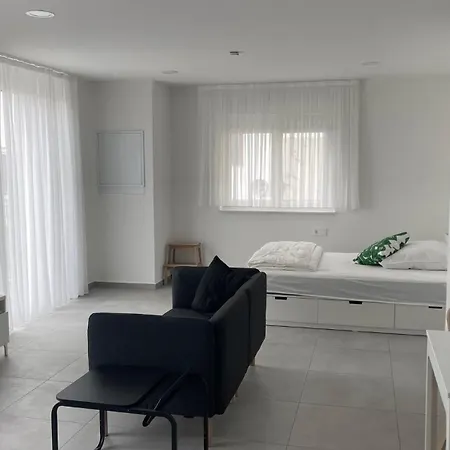 Boardinghouse Living Aparthotel *
