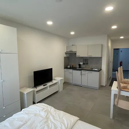 Boardinghouse Living *