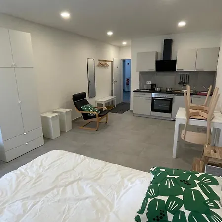 Boardinghouse Living Aparthotel 3*