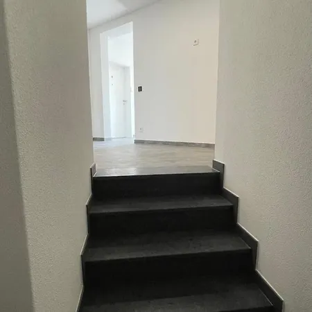 Boardinghouse Living 3*